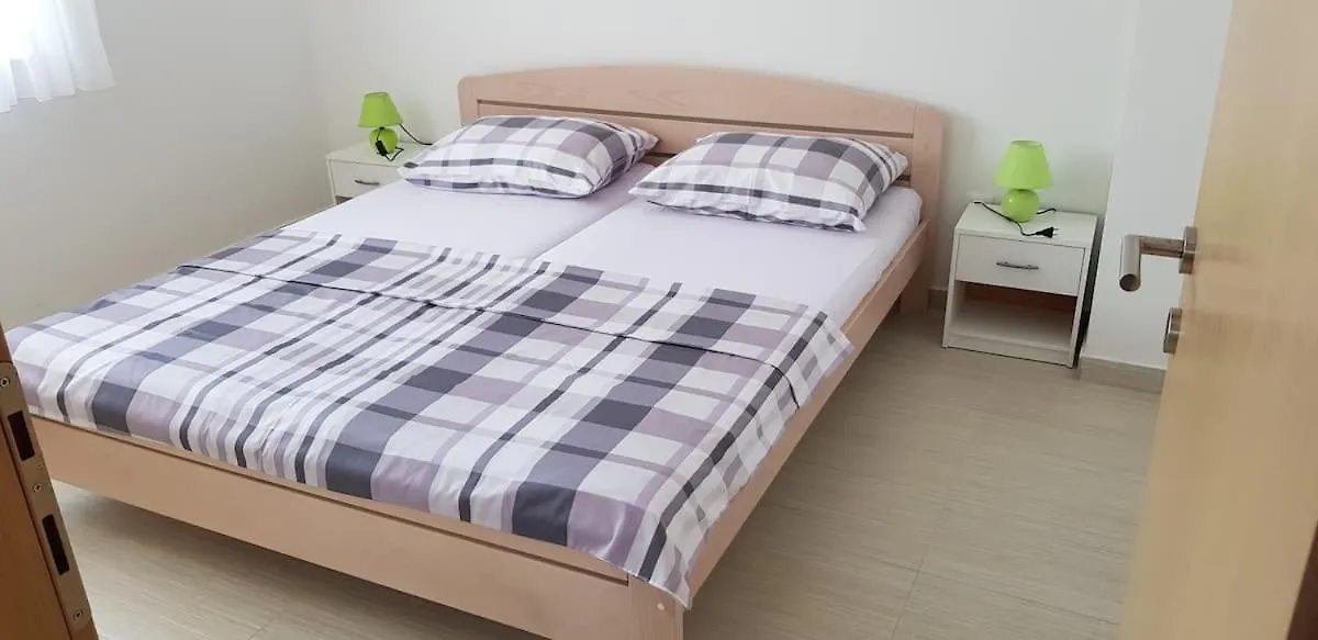Abc Apartmani Vrsi 0*,  Croatia